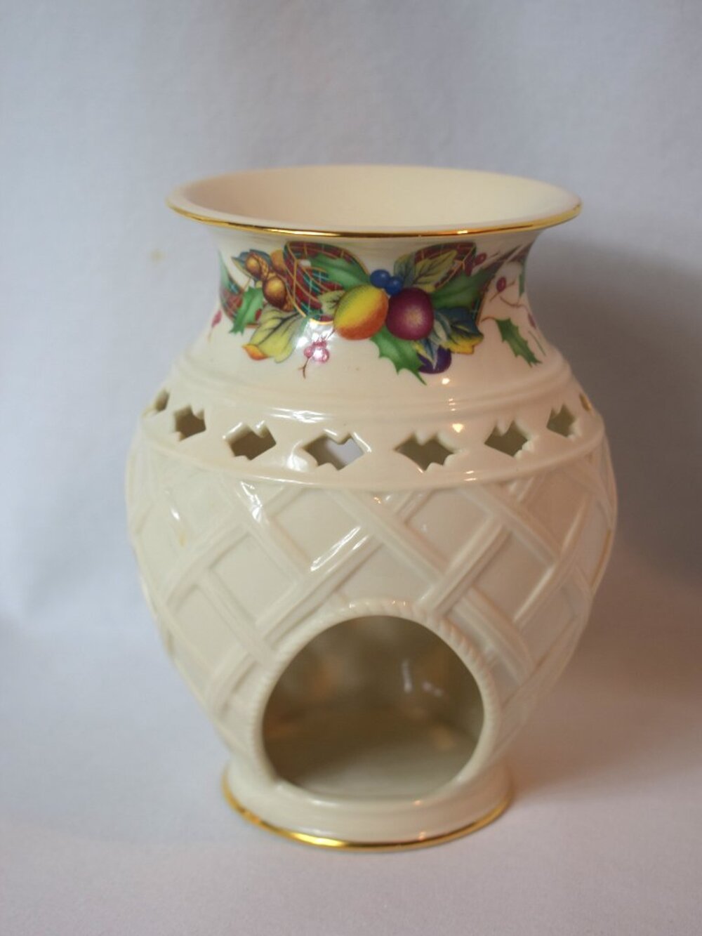 Lenox Holiday Tartan Reticulated Wax Warmer Candle Holder Christmas